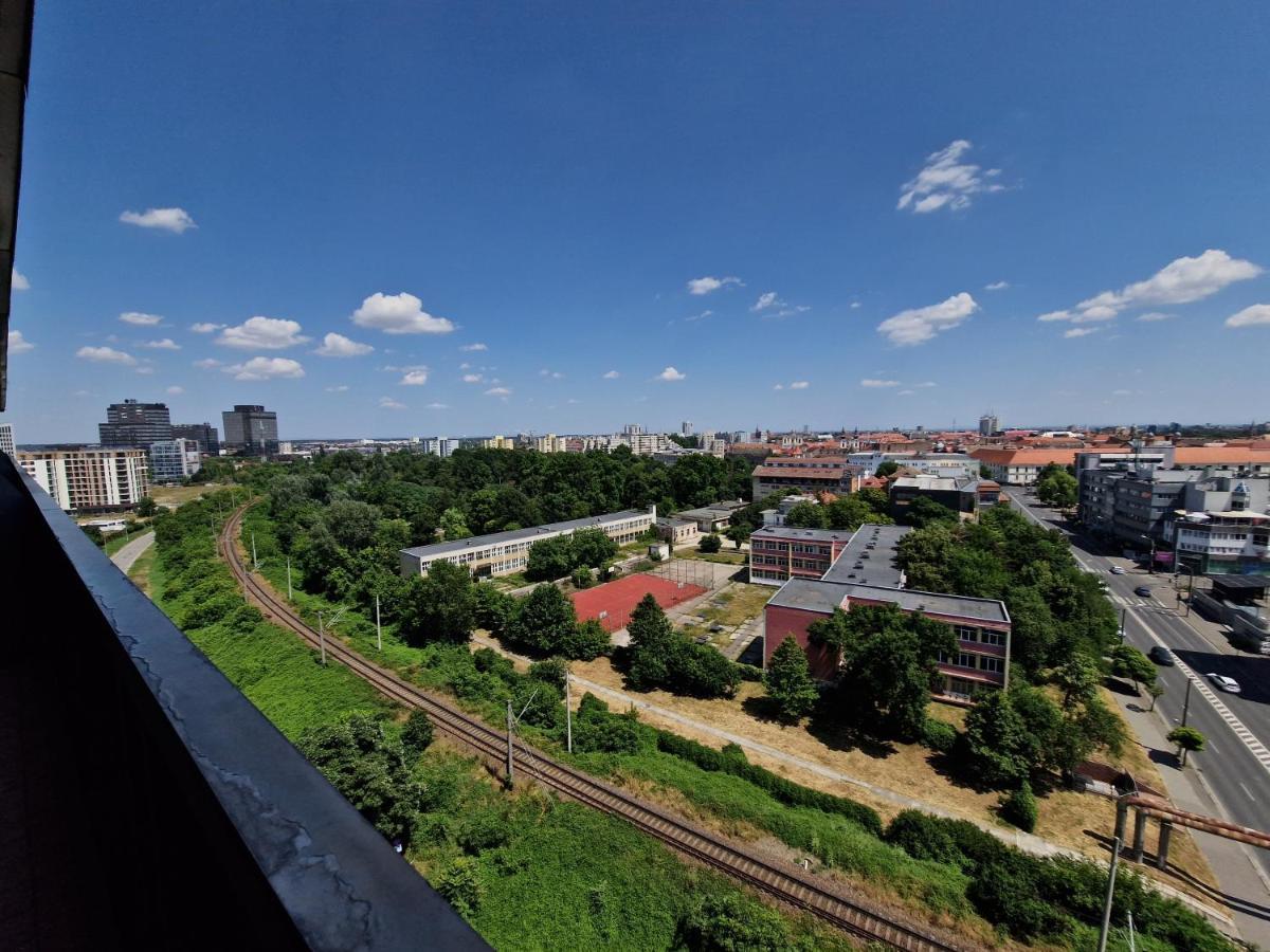 Central Skystudio Apartman Temesvár Kültér fotó